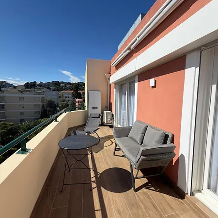 Bright 1br Floor نيس