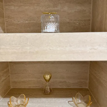 Bright 1br Floor شقة