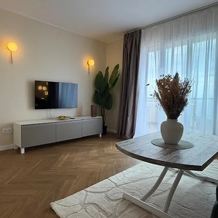 Bright 1br Floor * نيس